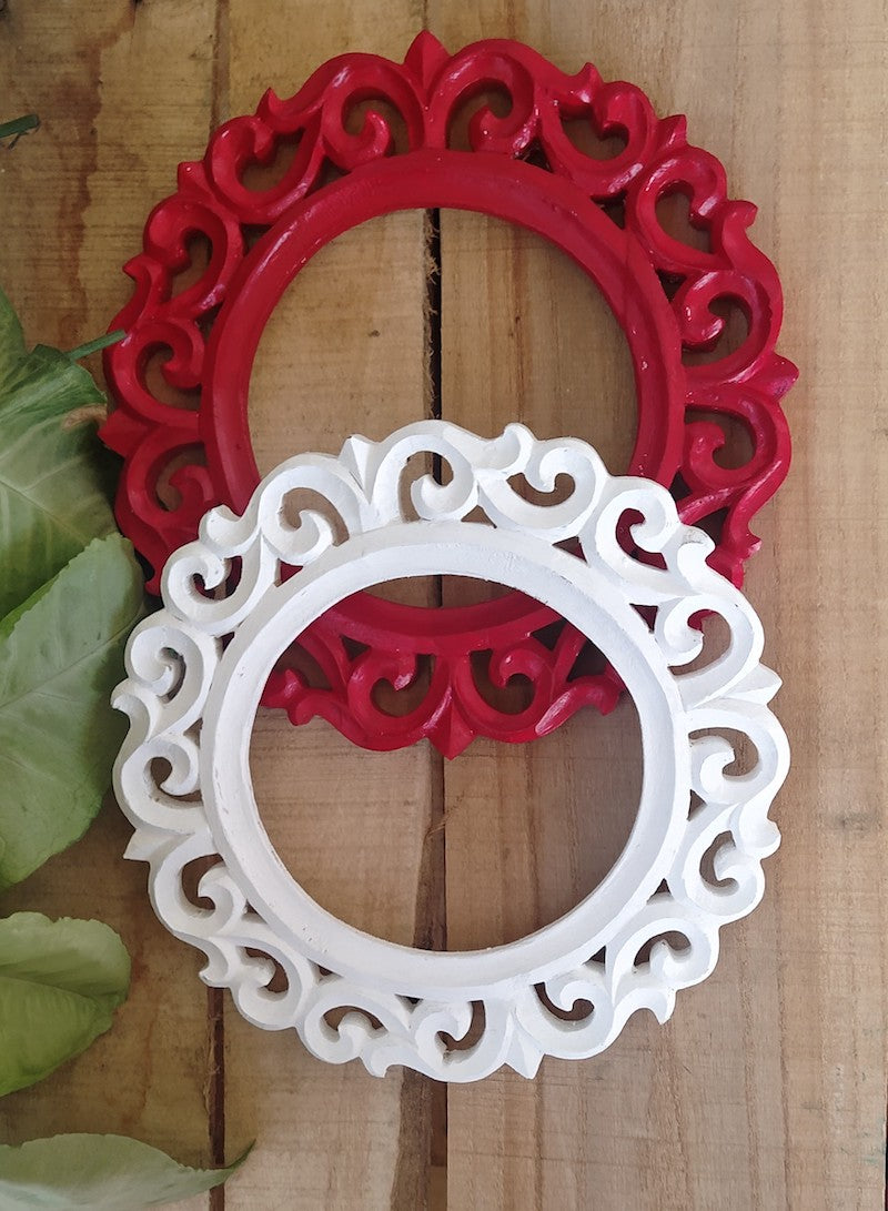 Red & White Round Wall Decorative Frame (Set of 2)
