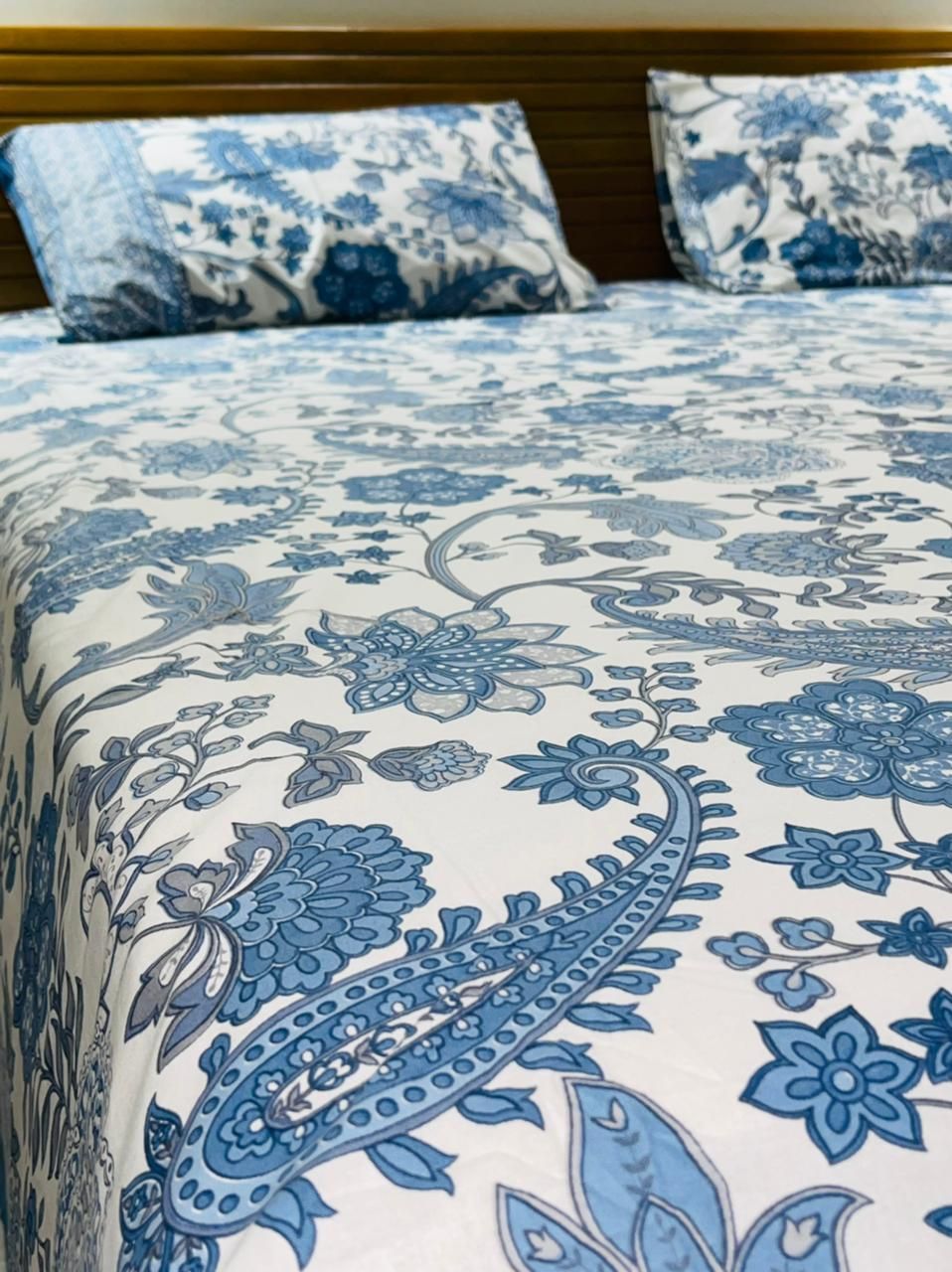 Blue & White Paisley Print Bedsheet (King Size)