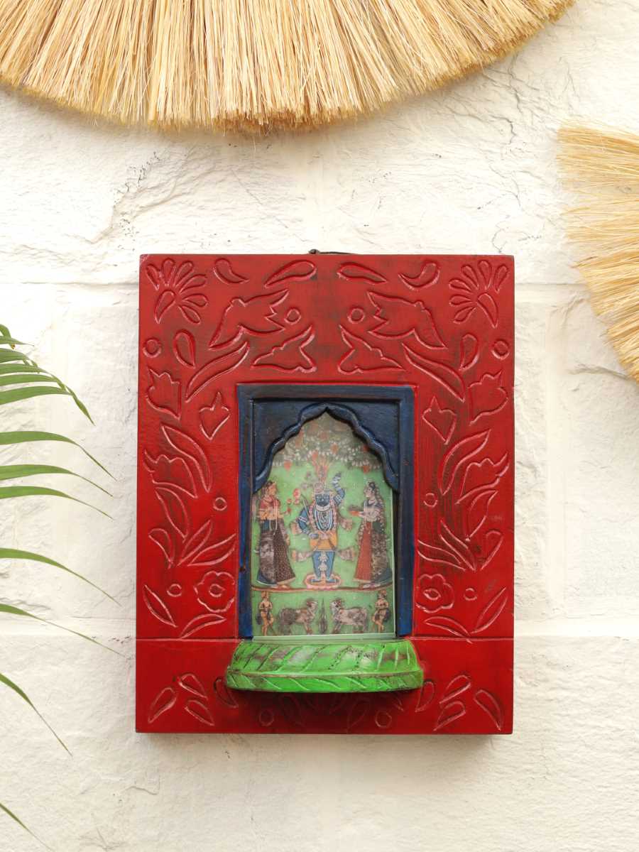 Antique Red And Blue Wall Décor