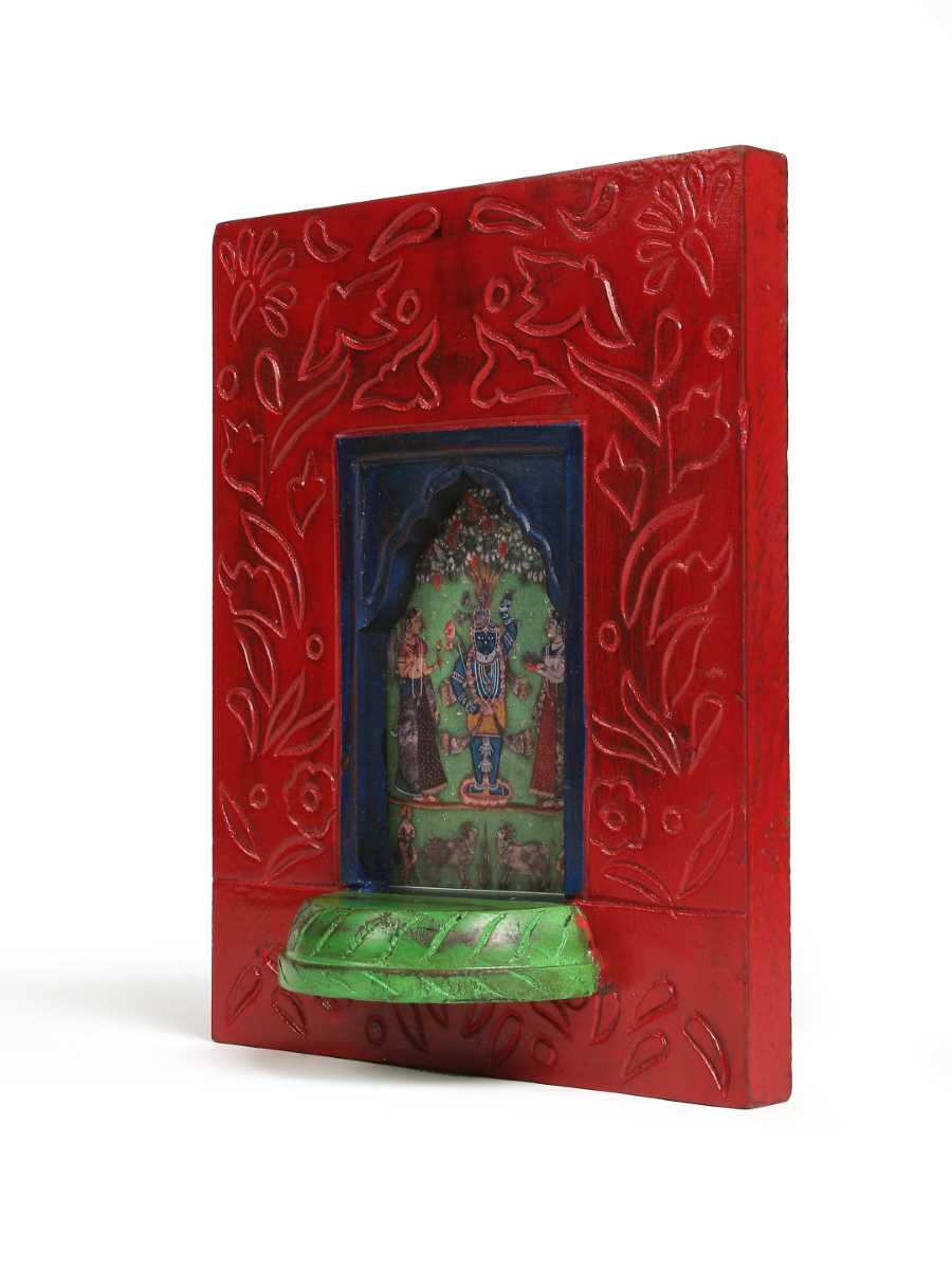 Antique Red And Blue Wall Décor