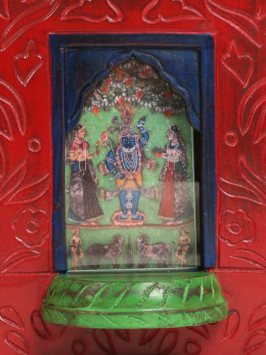Antique Red And Blue Wall Décor
