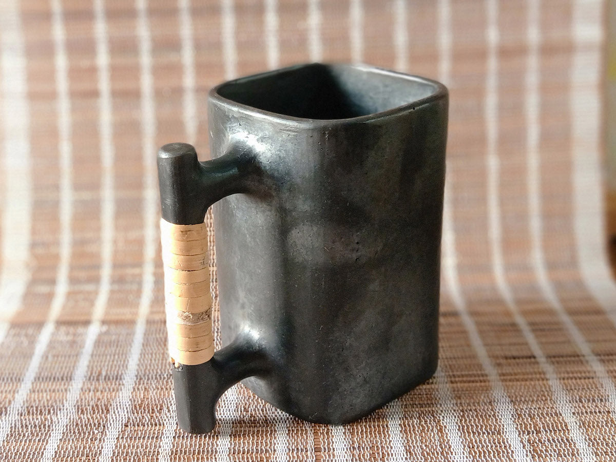 Longpi Black Pottery Square Beer Mug (Large)