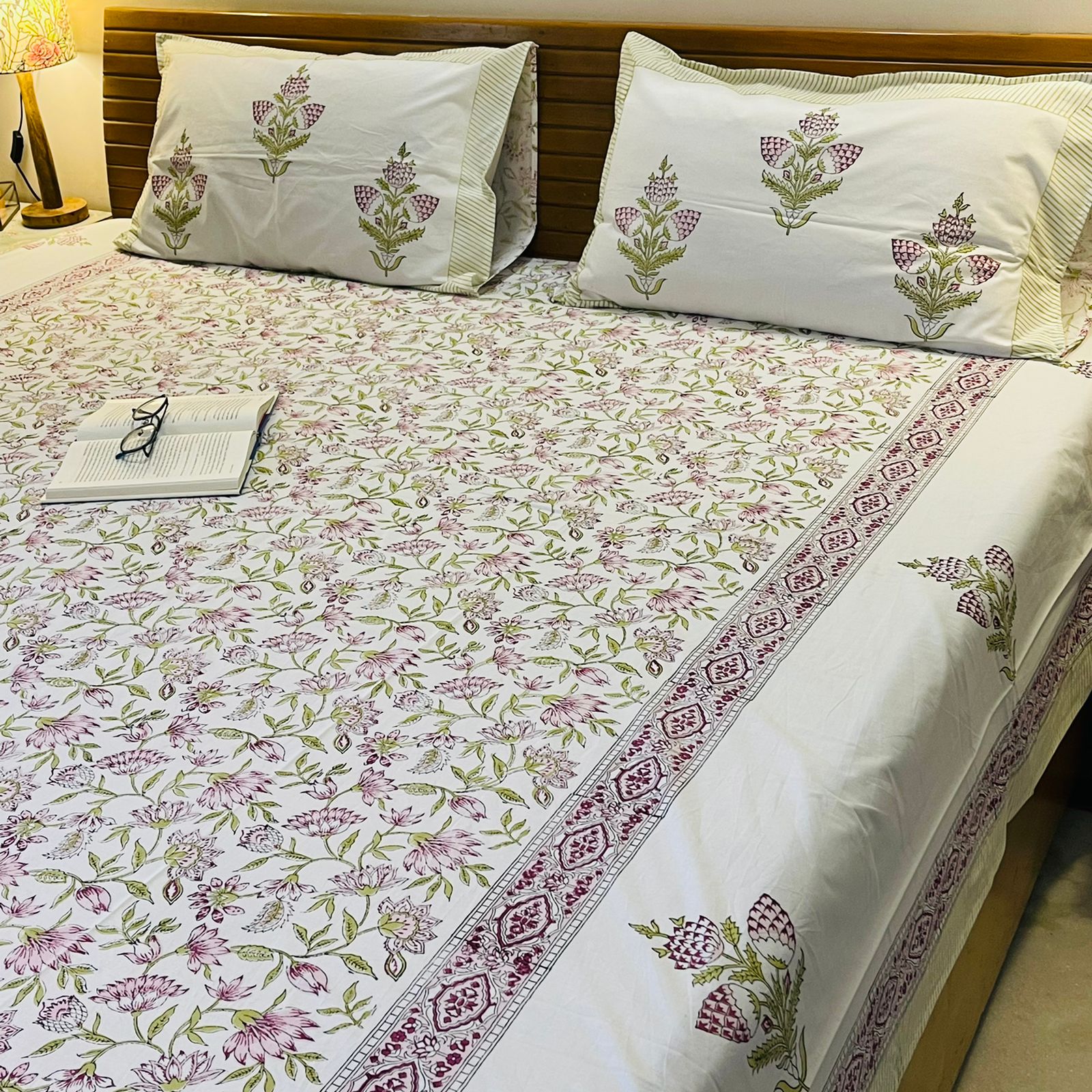 Green & Purple Printed Premium Cotton (Queen Size) Bedsheet Set