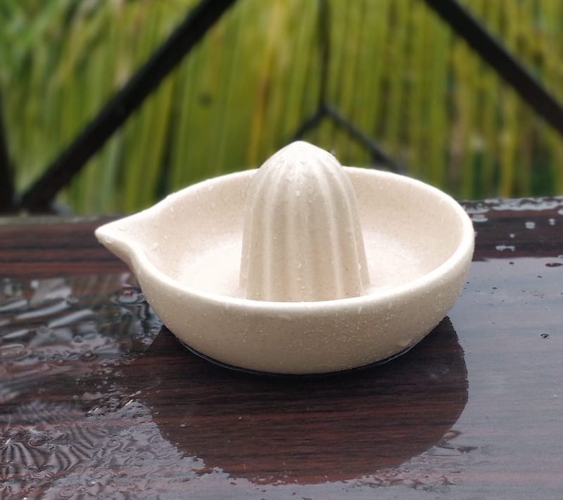 White Stoneware Ceramic Citrus Juicer / Reamer
