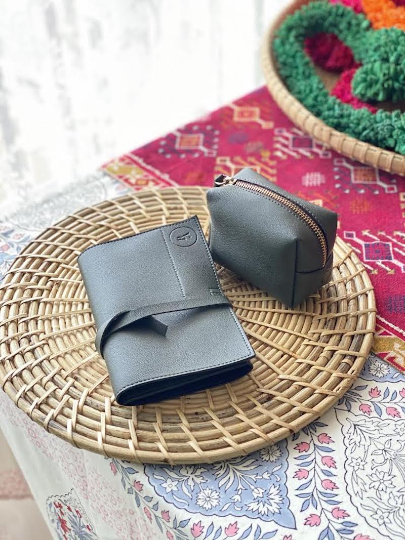 Bottle Green Rexine Wire Organizer & Pouch Set