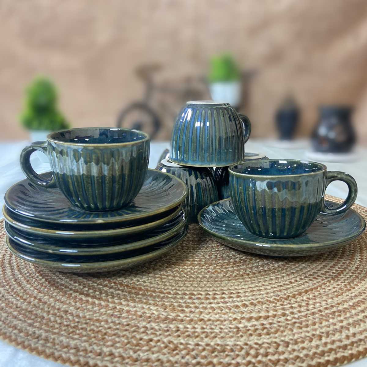Chic Emerald Green Tea Cups with Saucers (Set of 6)