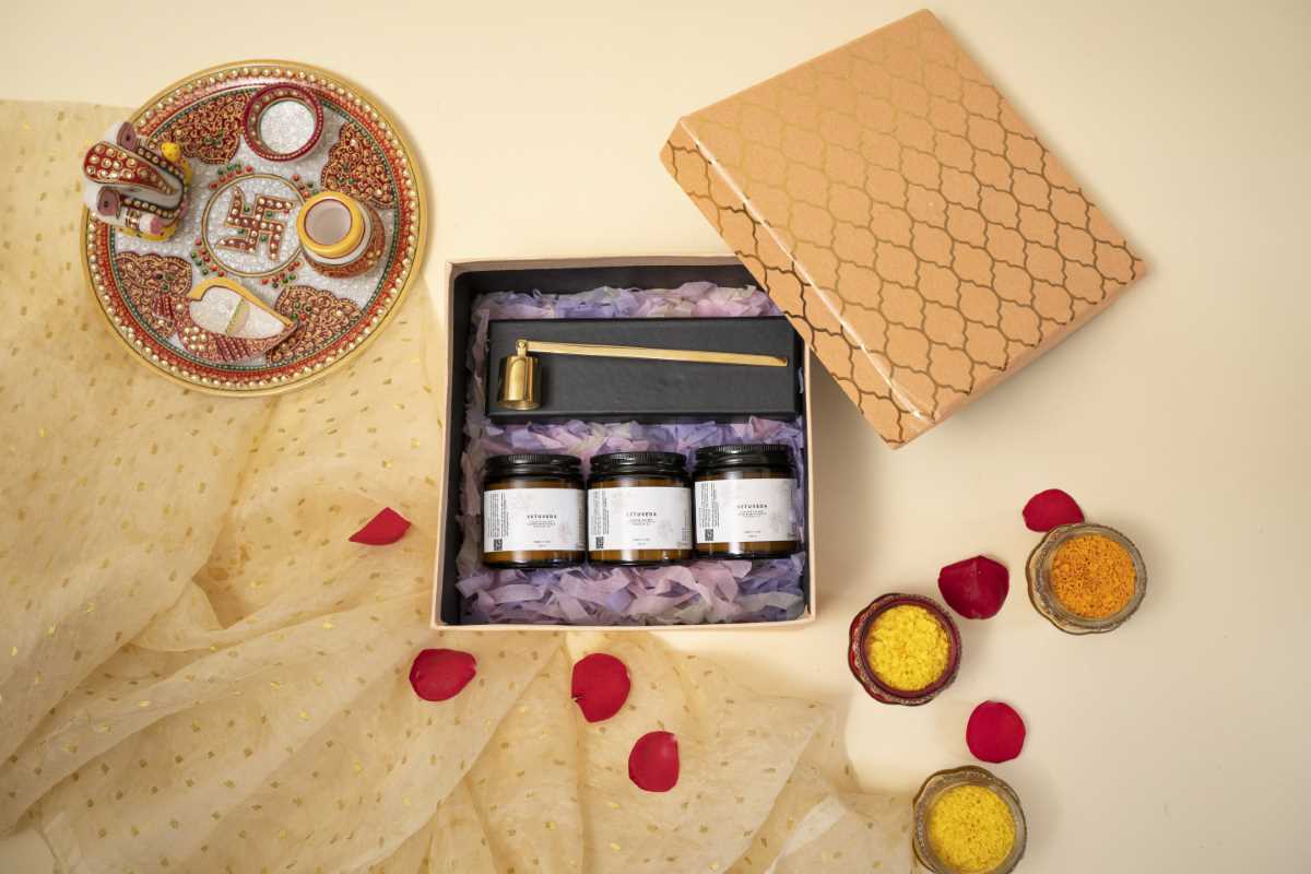 100% Handcrafted Diwali Hamper |Amber Glass Jar Candles & Snuffer
