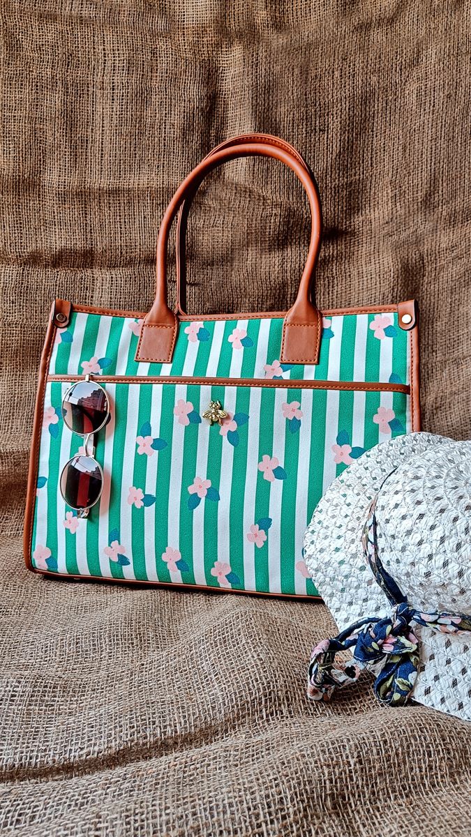 The Green Jasmine Tote Bag With a Front Pocket