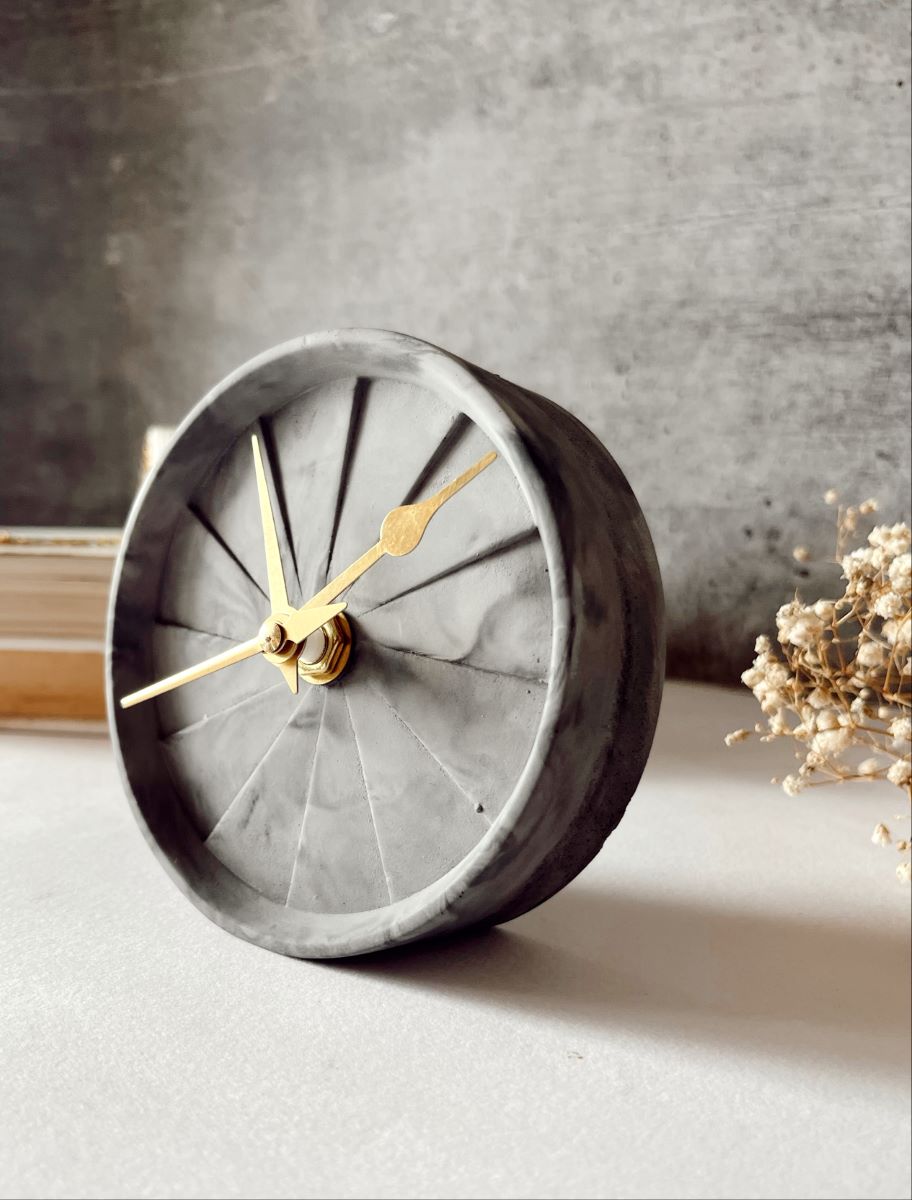 Handmade Concrete Desk Clock
