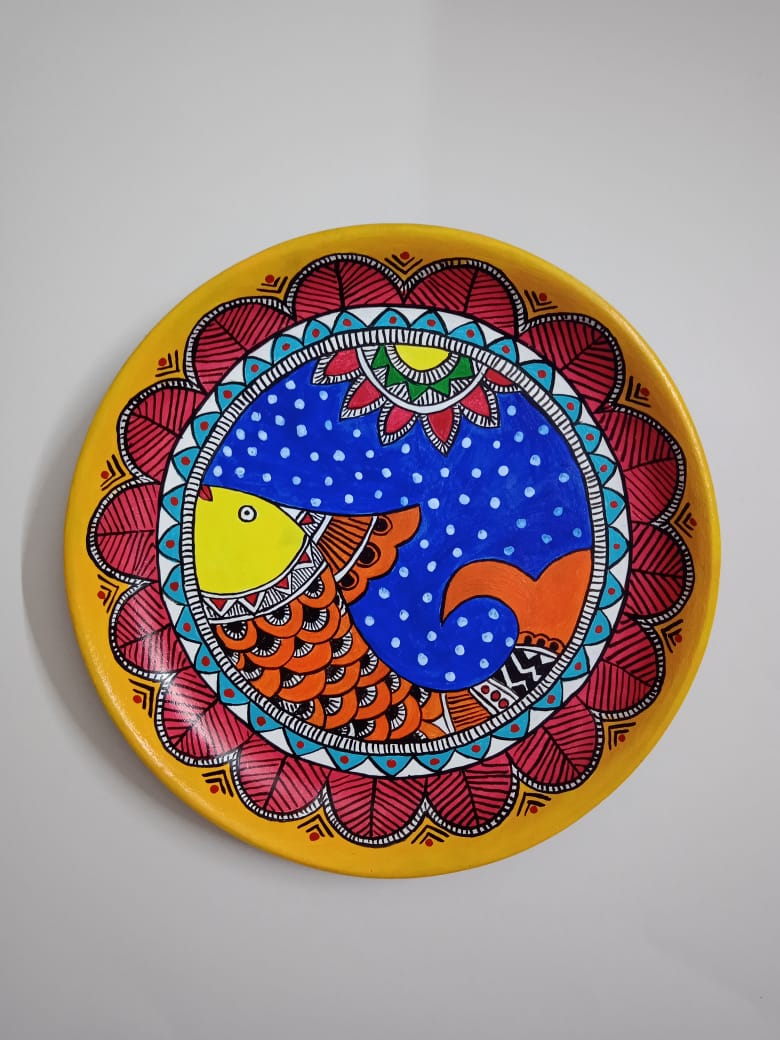 Handpainted Madhubani Fish Wall Plate- 8"