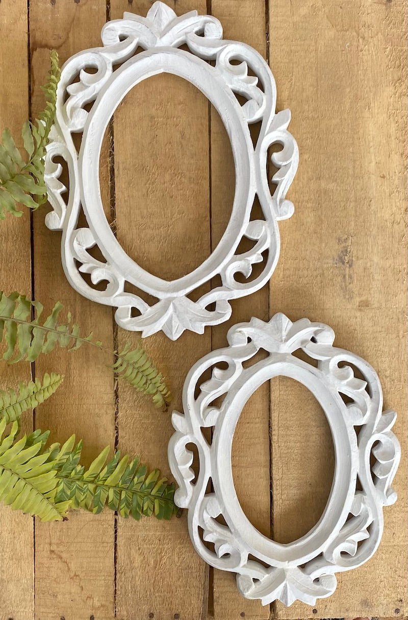Dreamy White Oval Wall Frame Set