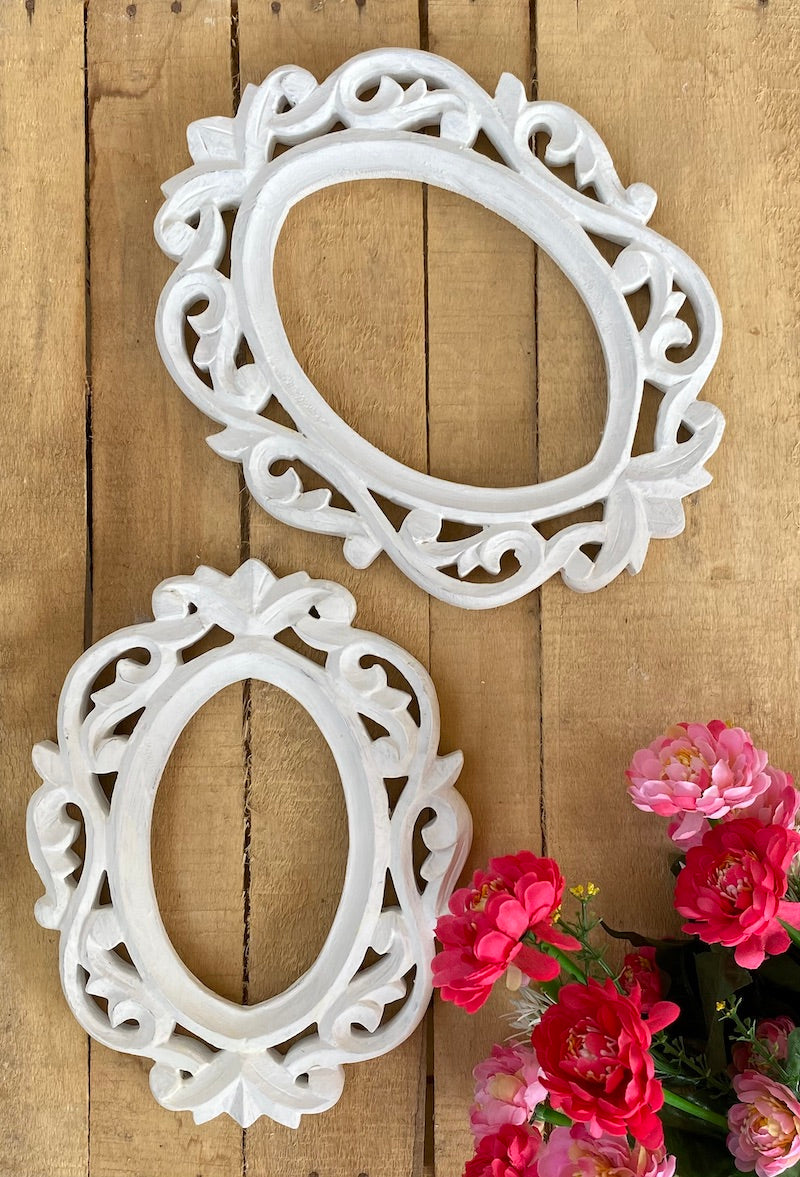 Dreamy White Oval Wall Frame Set