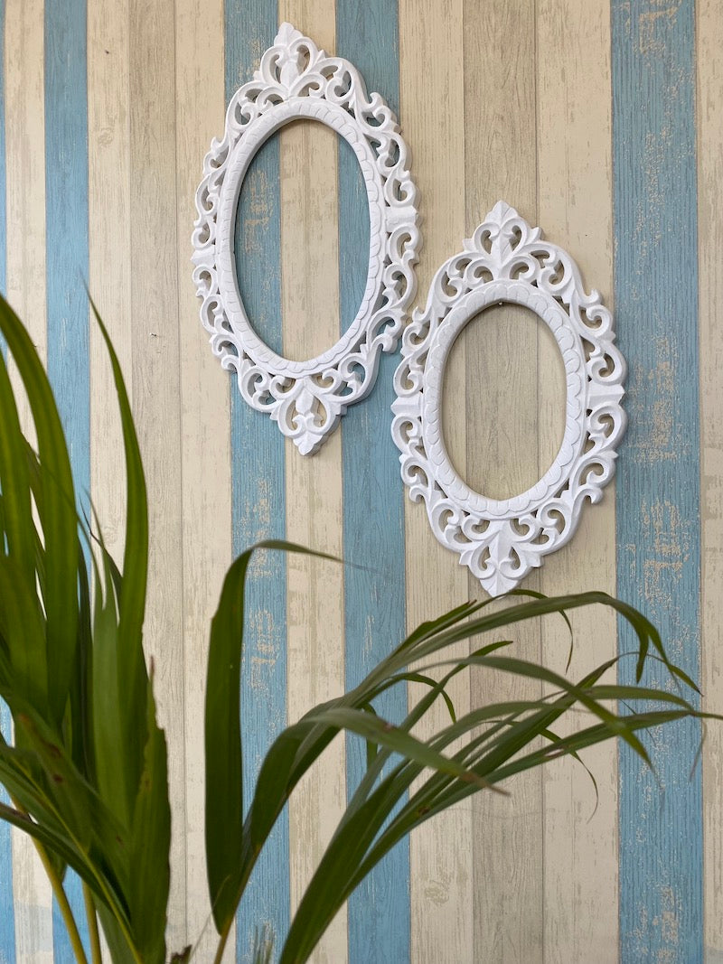 Beautiful Oval Shaped White Wall Frame Set