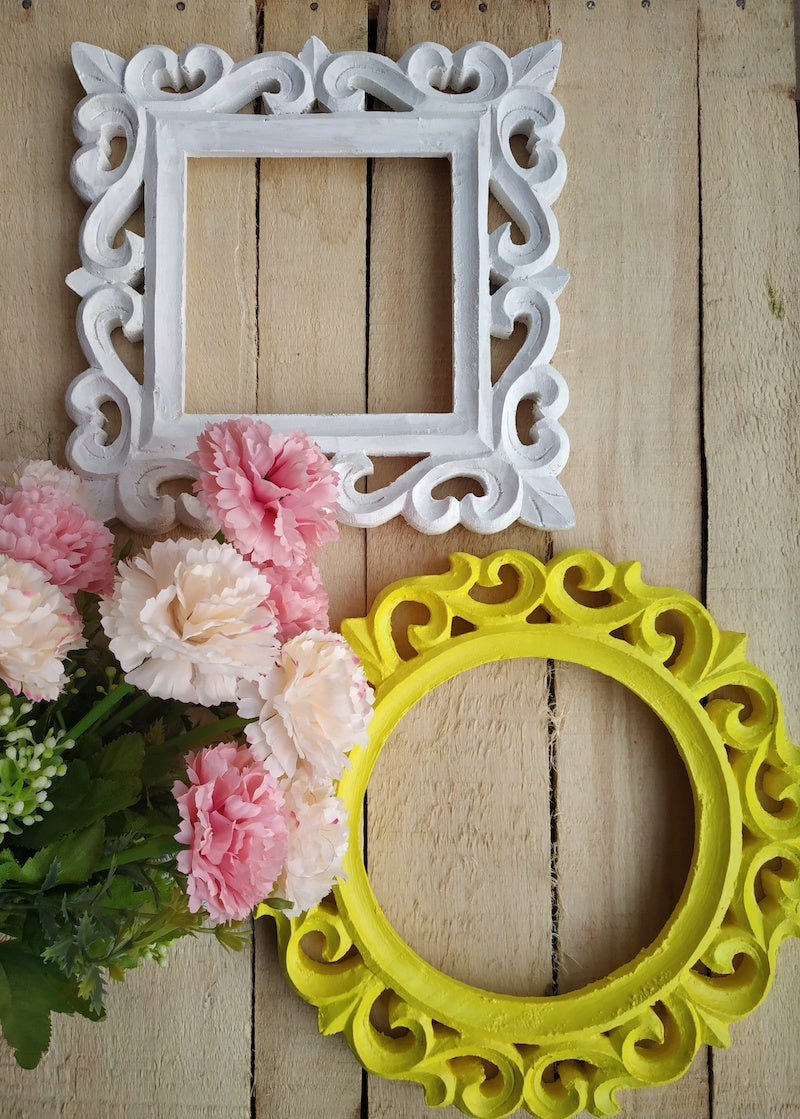 Yellow White Round Square Frames (Set of 2)