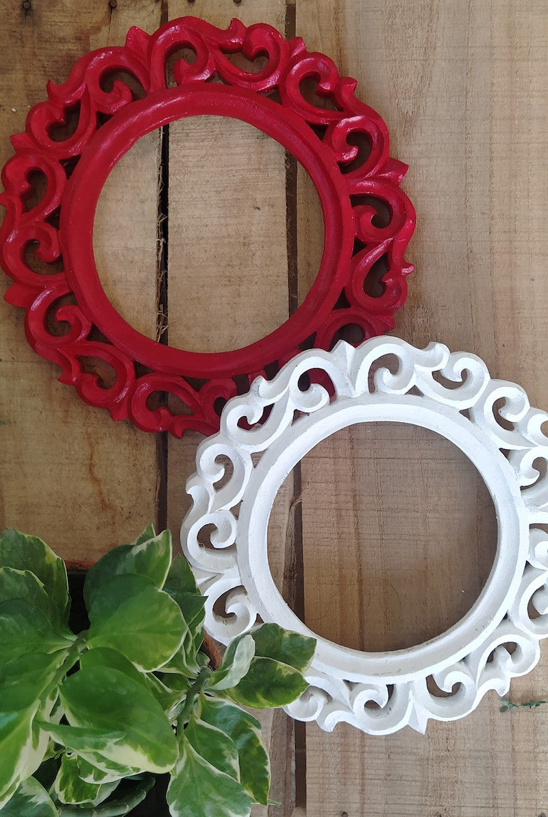 Red & White Round Wall Decorative Frame (Set of 2)