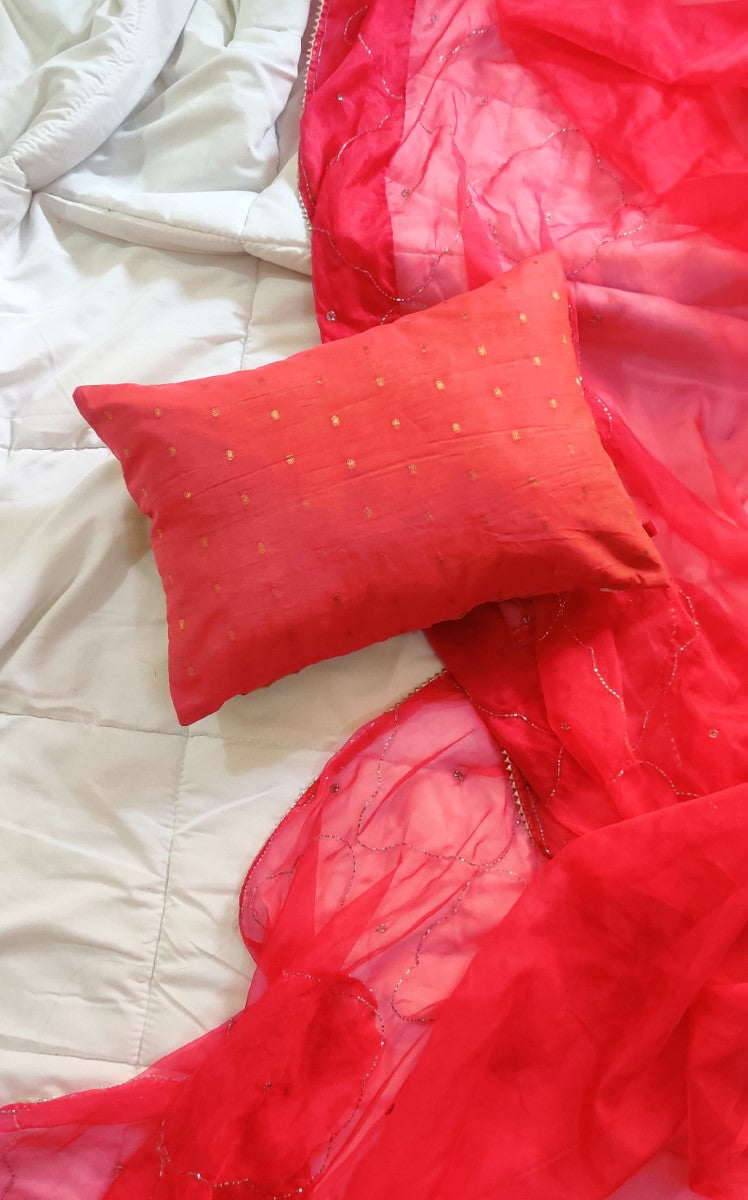 Zari Dotted Pink Cushion Cover