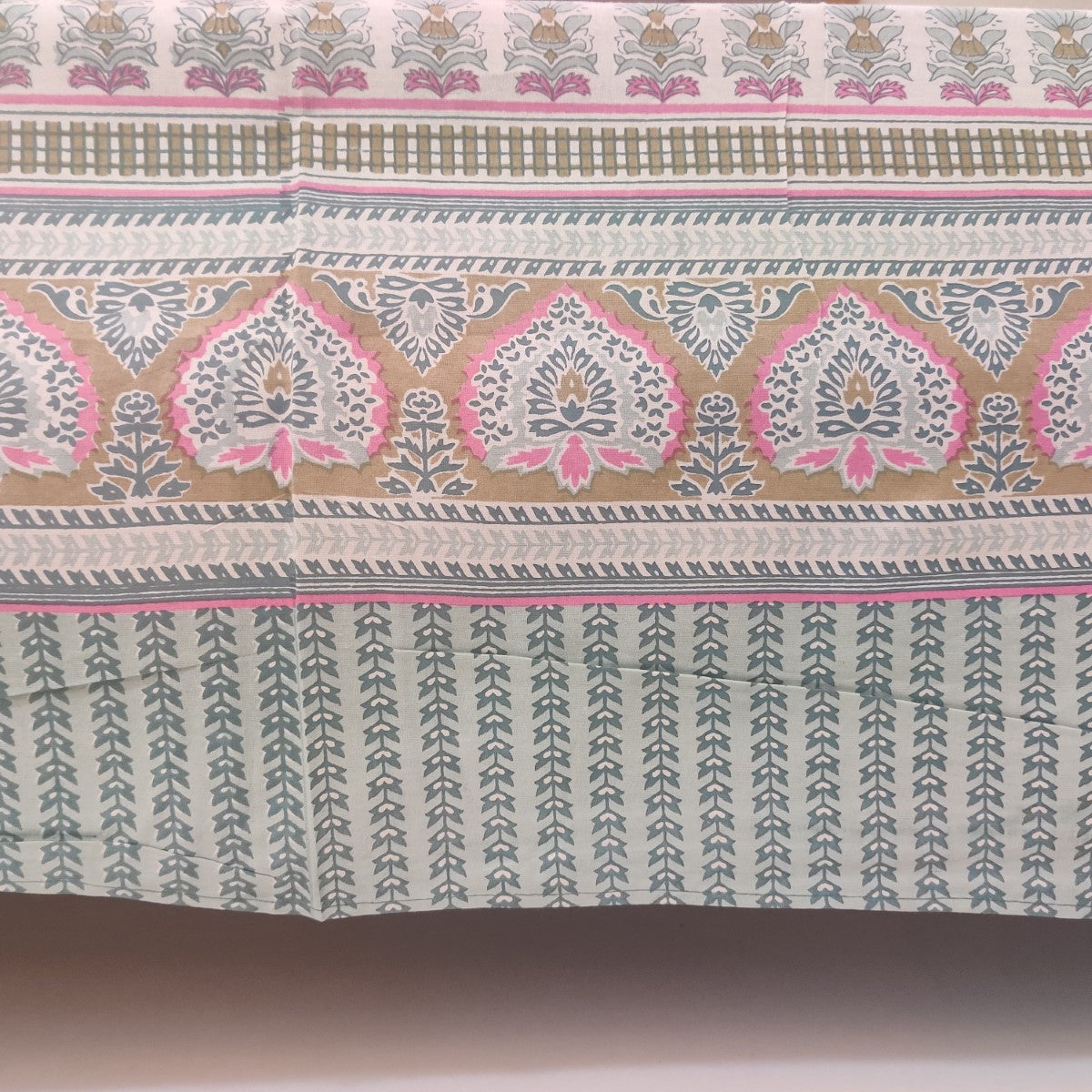 Small Booti Handblock Printed Cotton Bedsheet With Pillow Covers