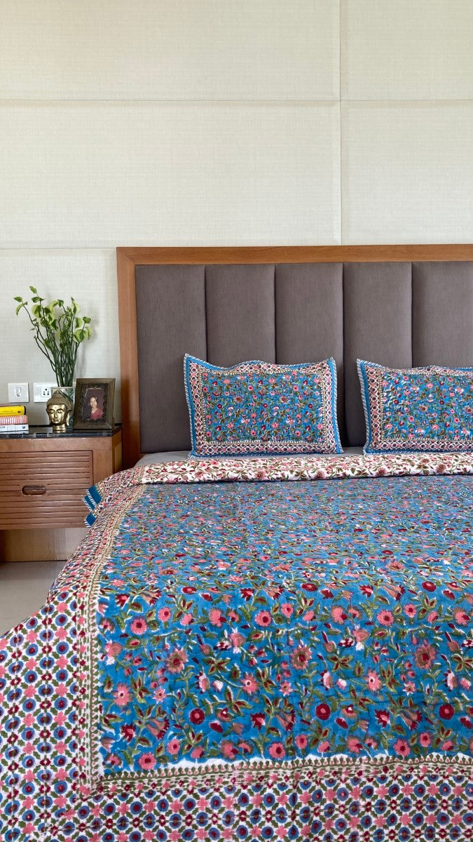 Blue Ocean Of Flowers Reversible Quilted Bedcovers With Pillow Covers
