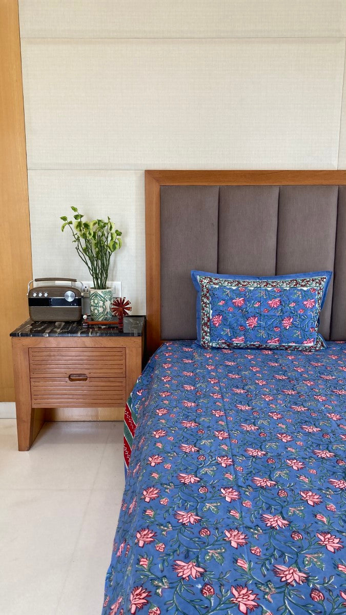 Neelkamal Handblock Printed Cotton Bedsheet With Pillow Covers