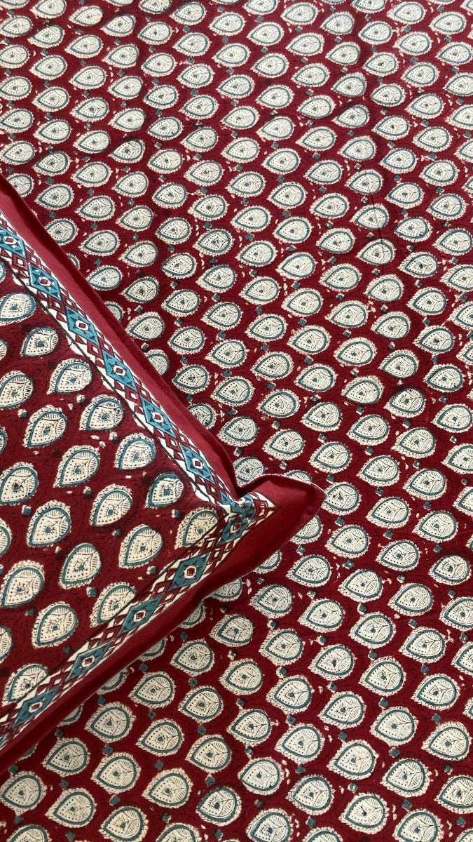 Maroon Paan Handblock Printed Cotton Bedsheet With Pillow Covers