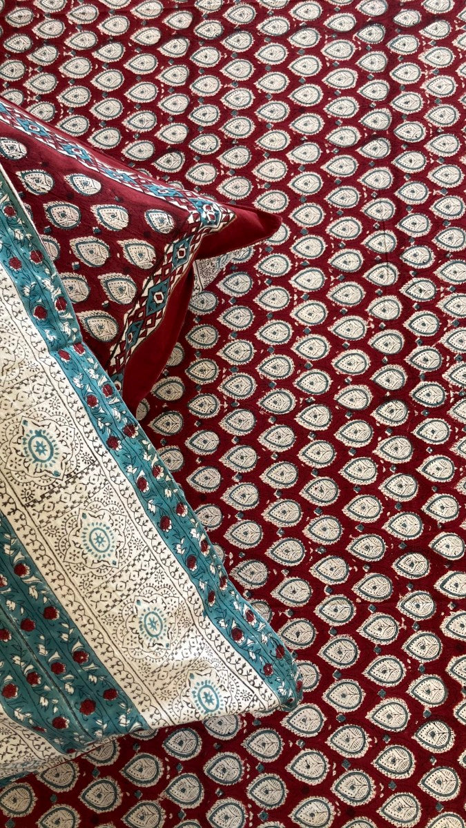 Maroon Paan Handblock Printed Cotton Bedsheet With Pillow Covers