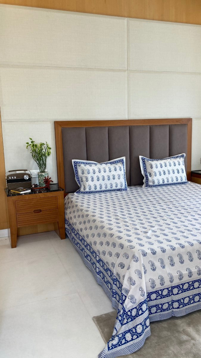 Small Kaeri Booti Handblock Printed Cotton Bedsheet With Pillow Covers