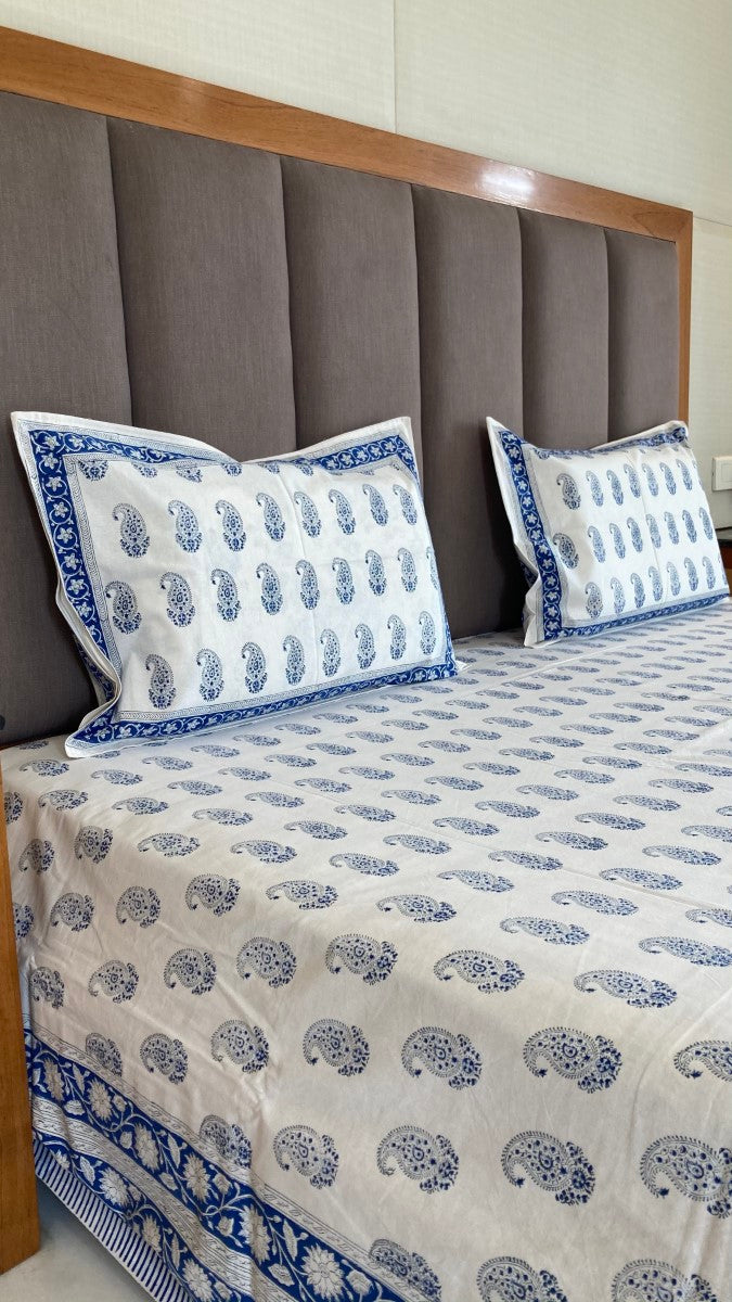 Handblock Printed Small Kaeri Booti Cotton Bedsheet With Pillow Covers