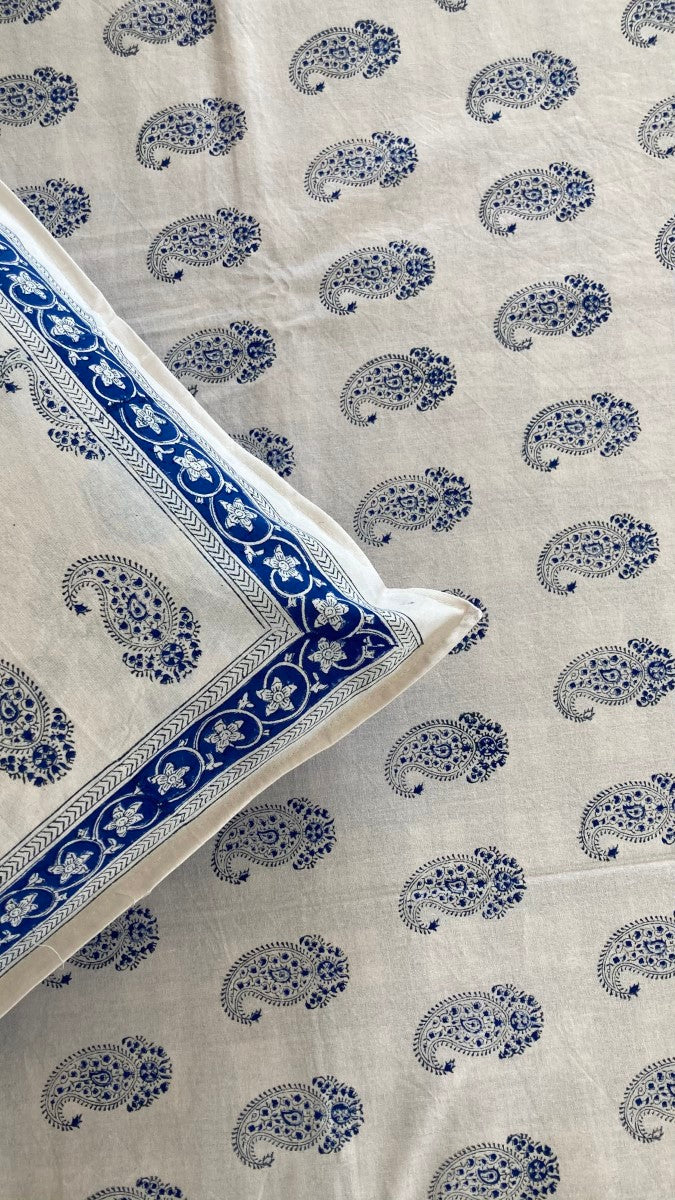 Small Kaeri Booti Handblock Printed Cotton Bedsheet With Pillow Covers