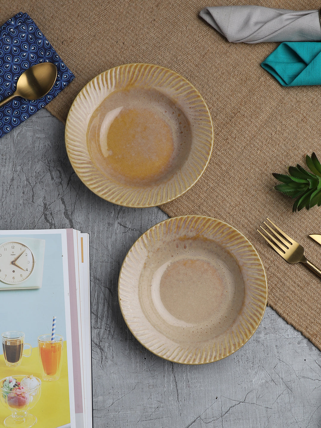 Ceramic Hand-Painted Plate - Set of 2 Plates (Gold, 7 Inch)