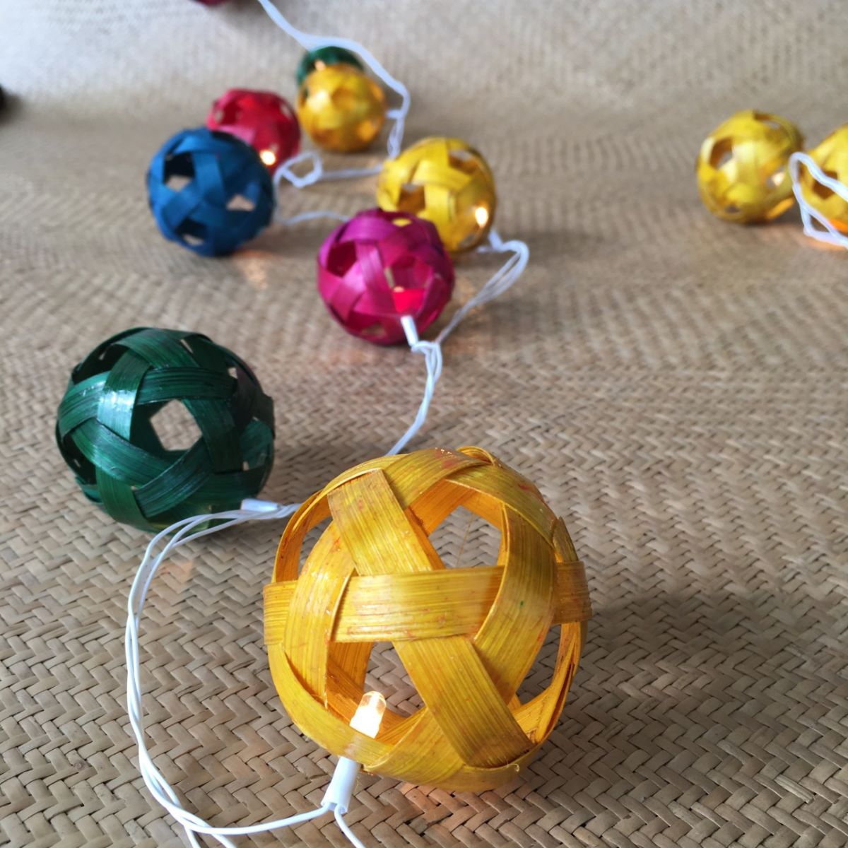 Bamboo Handmade Fairy Light /Festive Decorative Light-Ball Design
