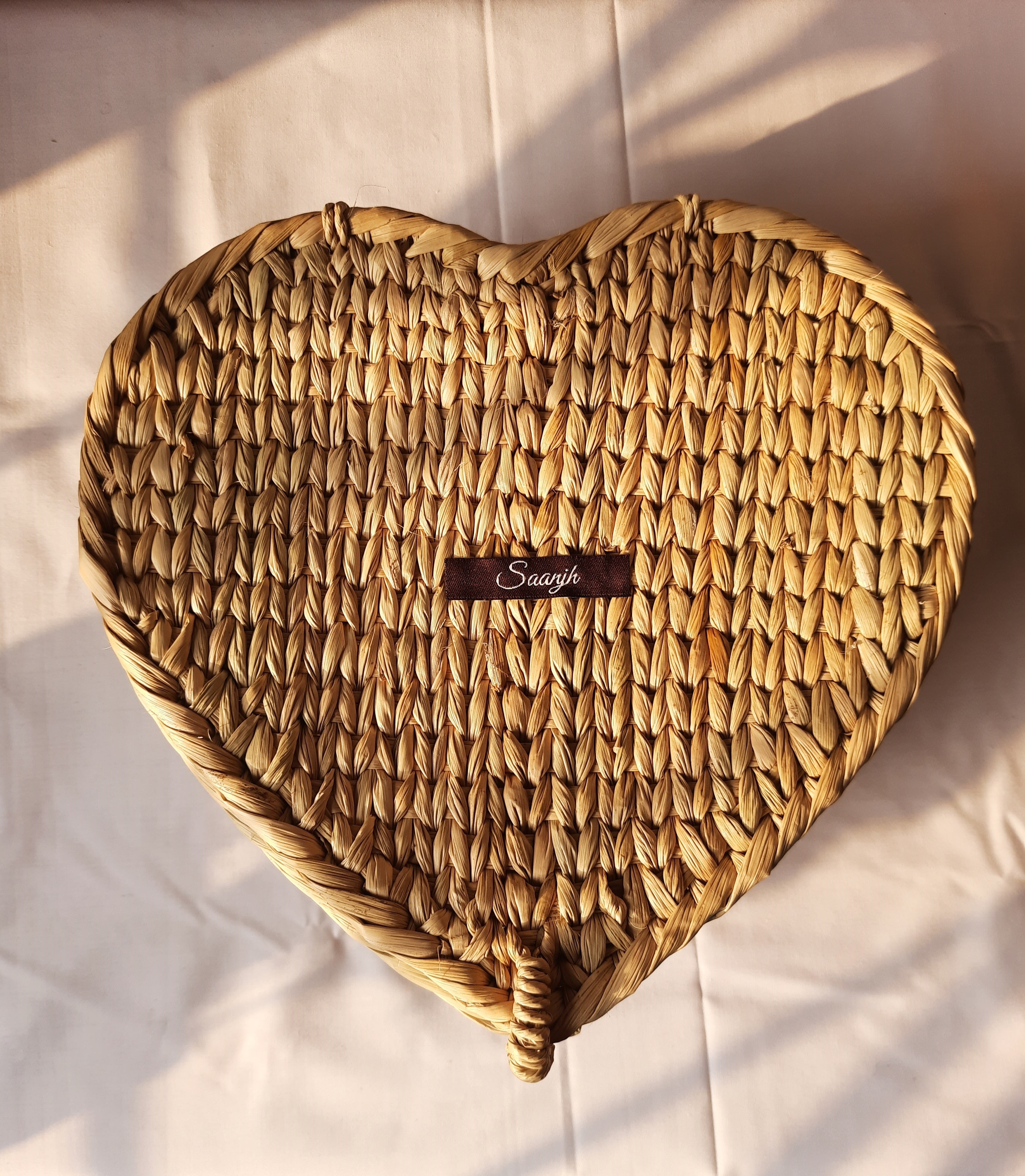 Handwoven Kauna Heart-In-A-Box Vanity Case