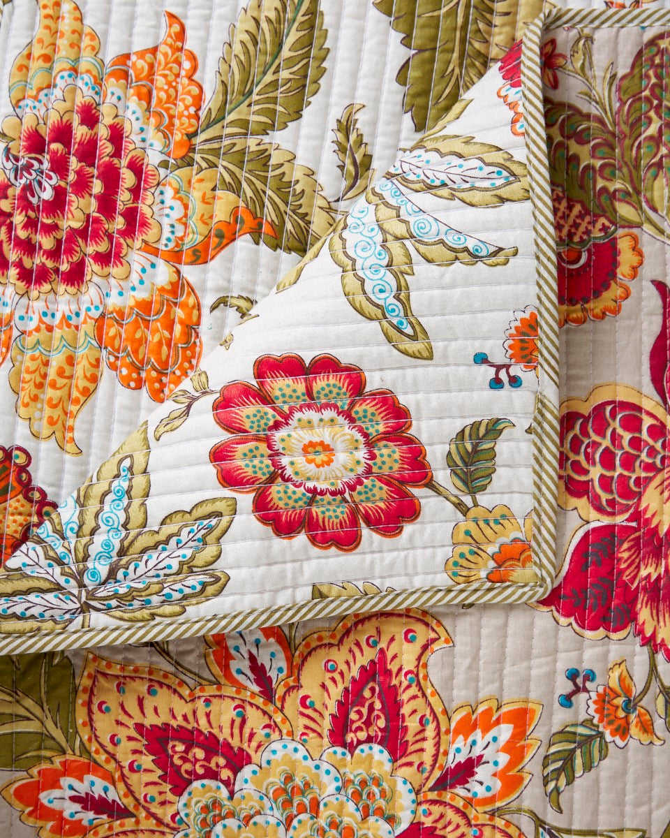 Multicolor Reversible Quilted Bedcovers With Pillow Covers