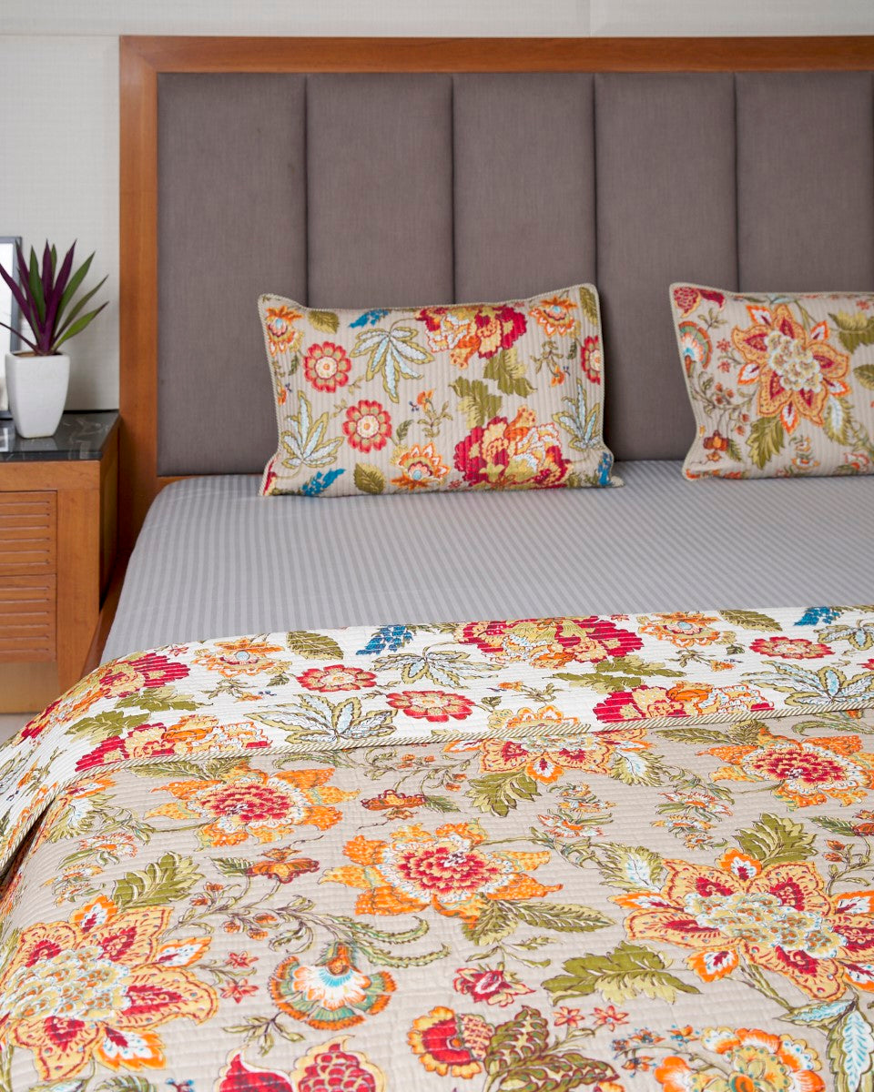 Multicolor Reversible Quilted Bedcovers With Pillow Covers