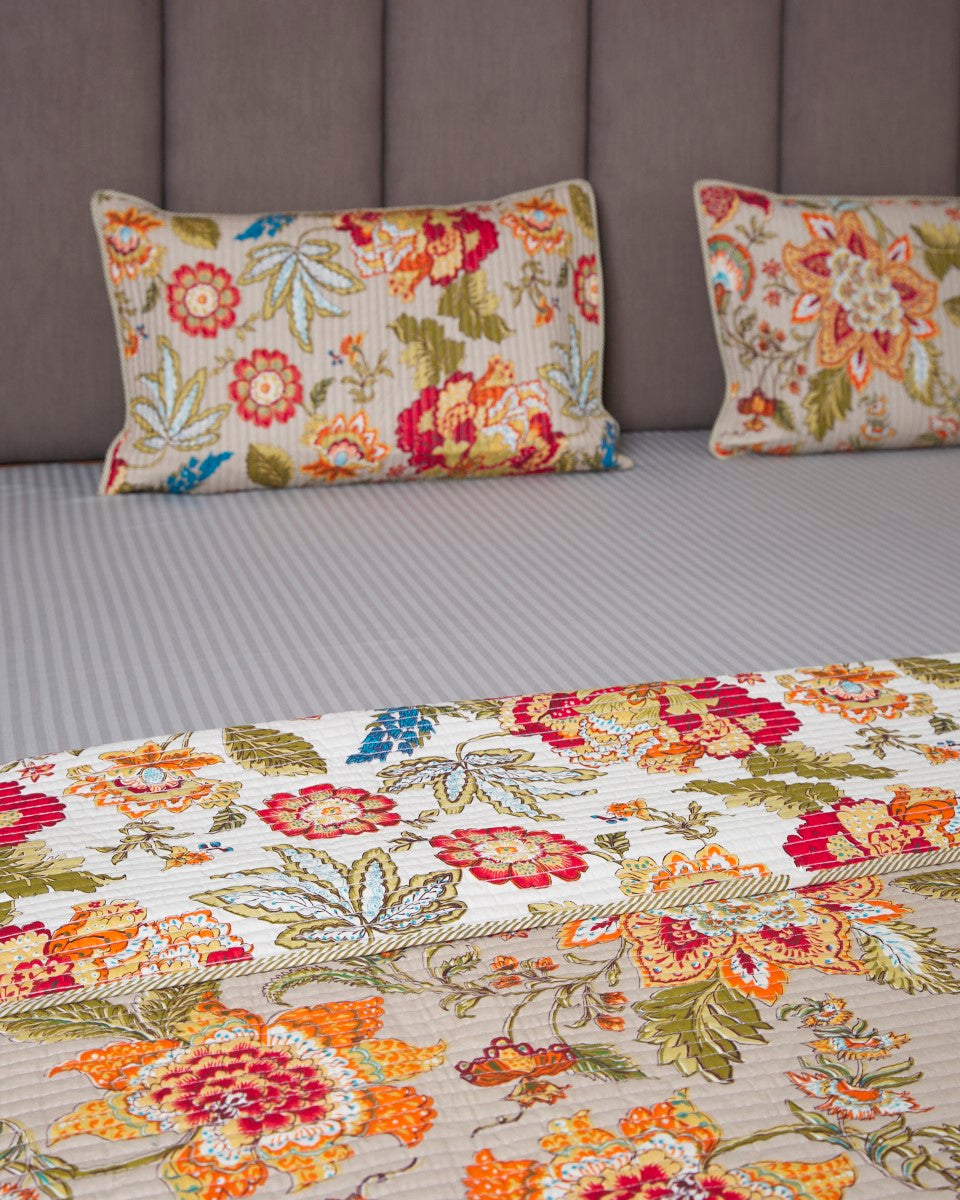 Multicolor Reversible Quilted Bedcovers With Pillow Covers