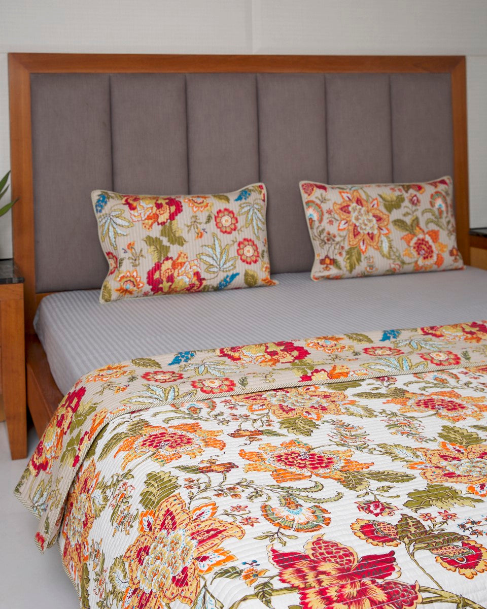 Multicolor Reversible Quilted Bedcovers With Pillow Covers