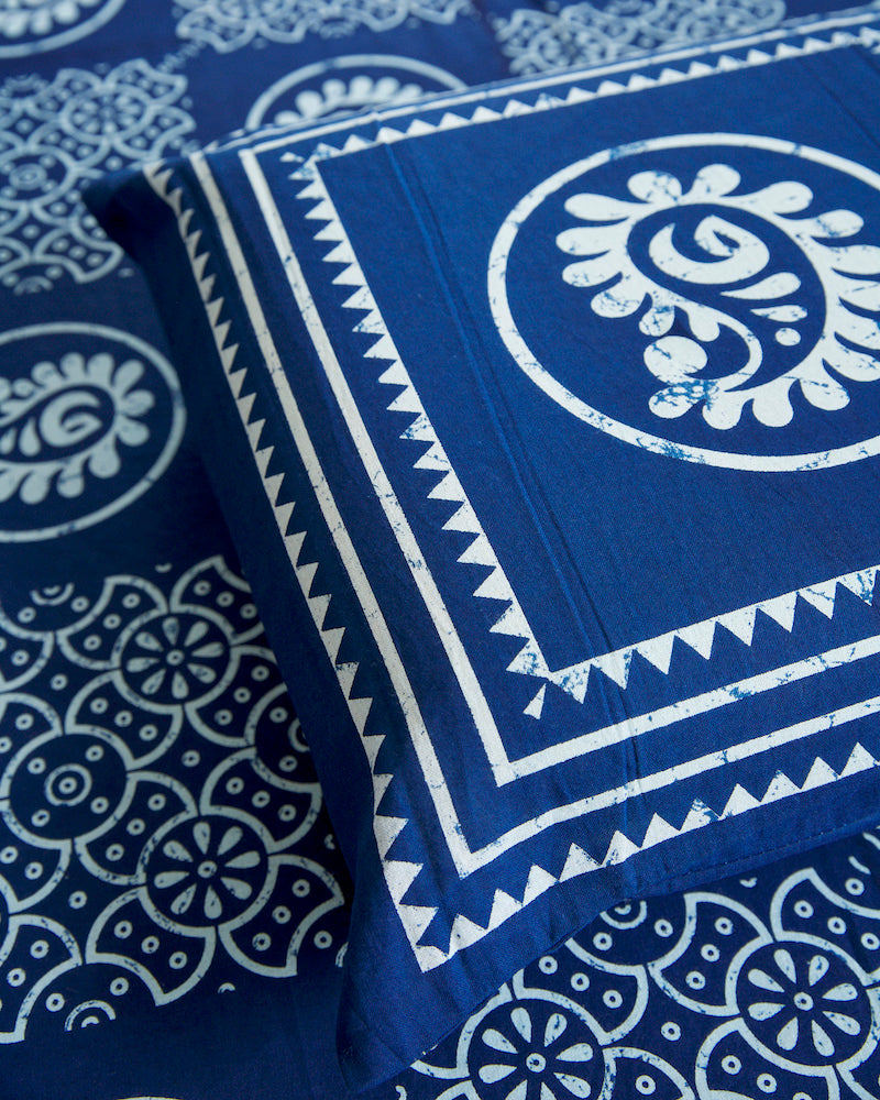 Handblock Print Dark Blue Queen Bedsheet with Pillow Covers (90" X 108")