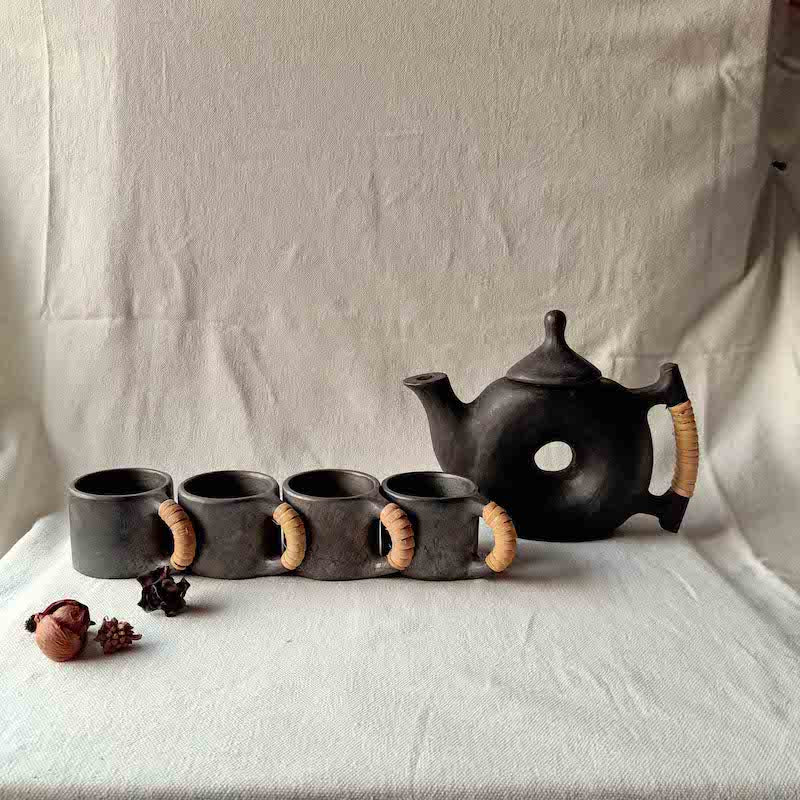 Donut Longpi Black Pottery Tea Set