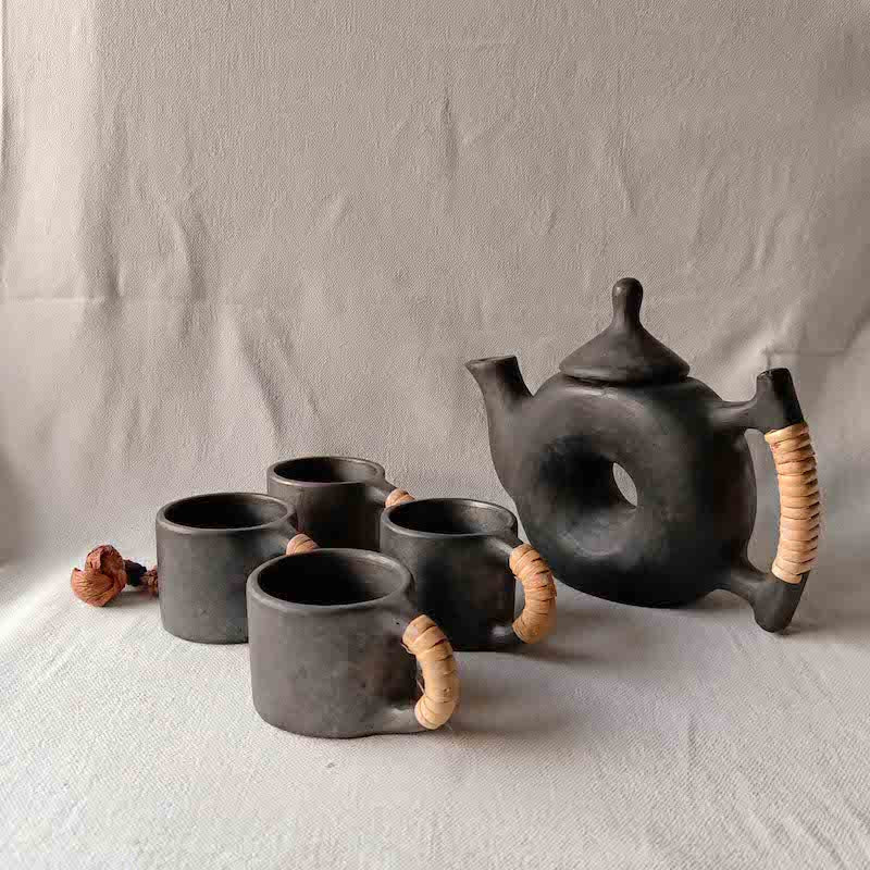 Donut Longpi Black Pottery Tea Set