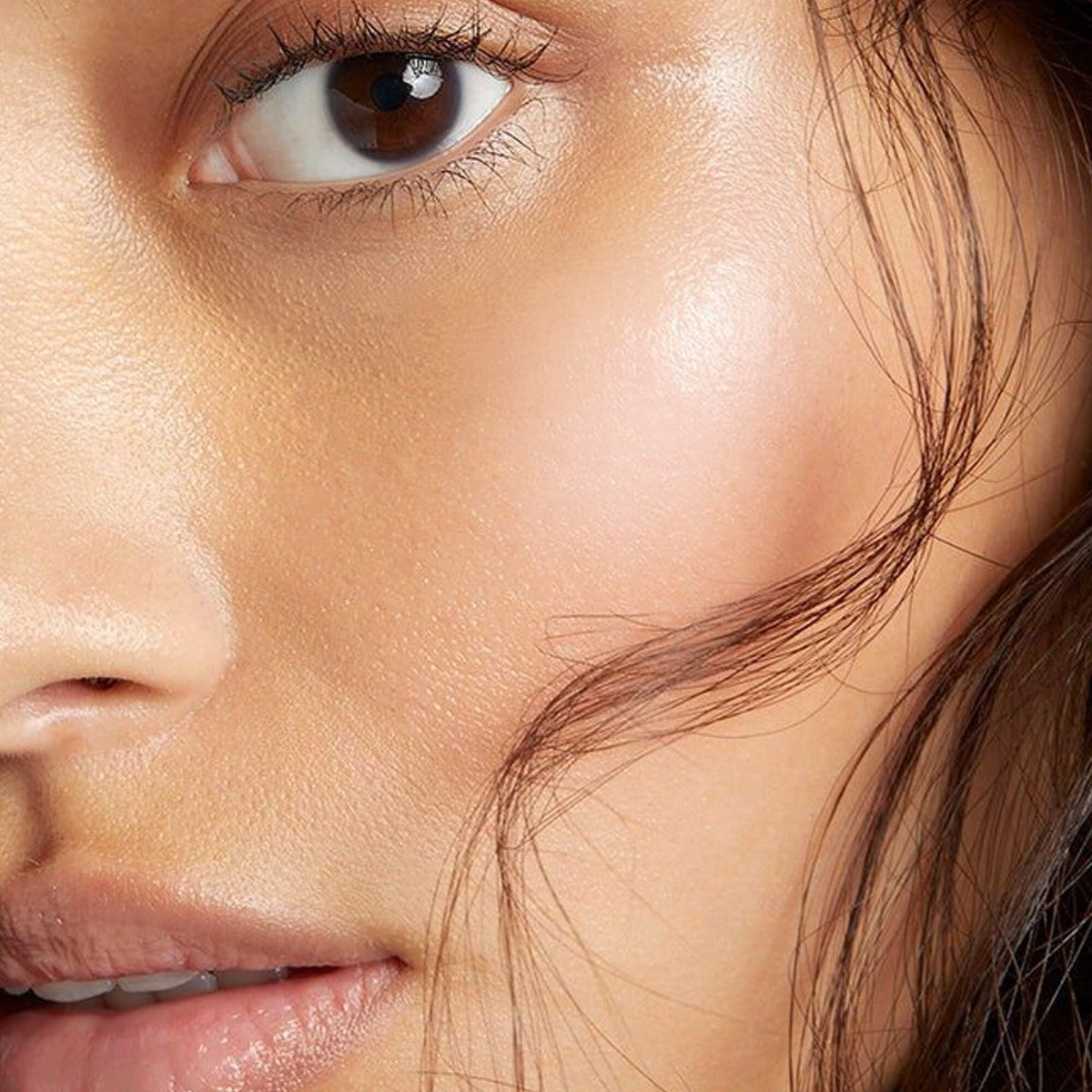 Gloss Glow Illuminating Butter