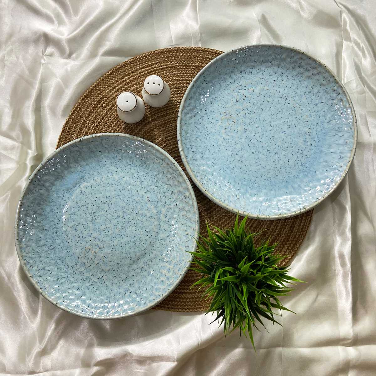 Light Blue Hammered Pattern Ceramic 10.2" Dinner Plates (Set of 2)
