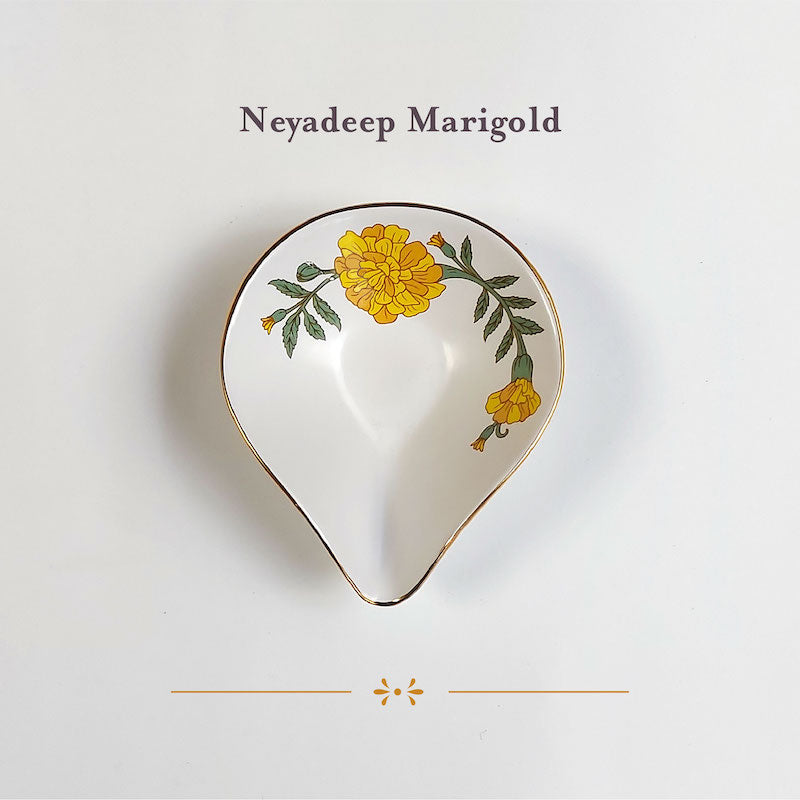 Neyadeep Set of 4 Porcelain Diyas with Wicks