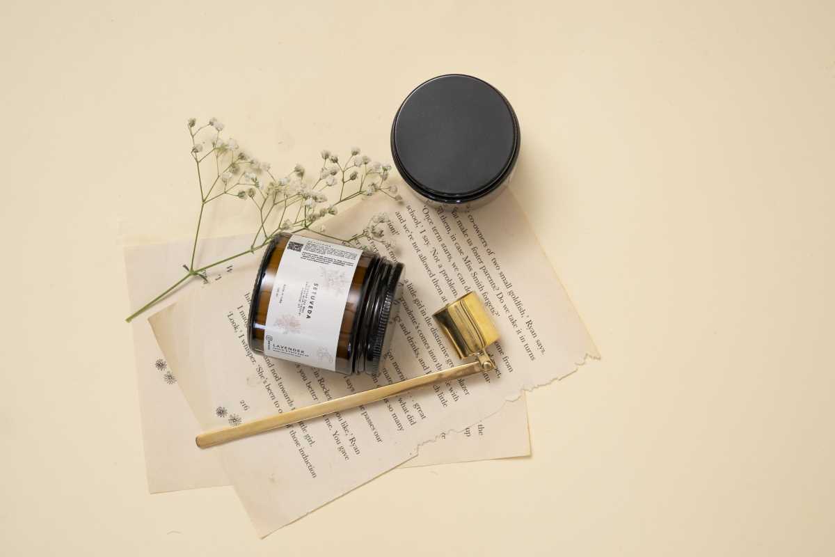 100% Handcrafted Diwali Hamper |Amber Glass Jar Candles & Snuffer