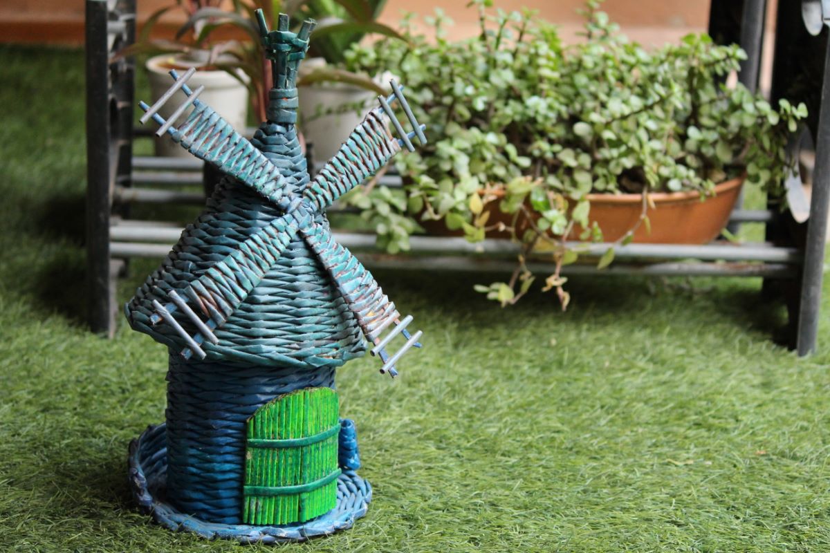 Recycled & Handwoven Windmill Bottle Holder