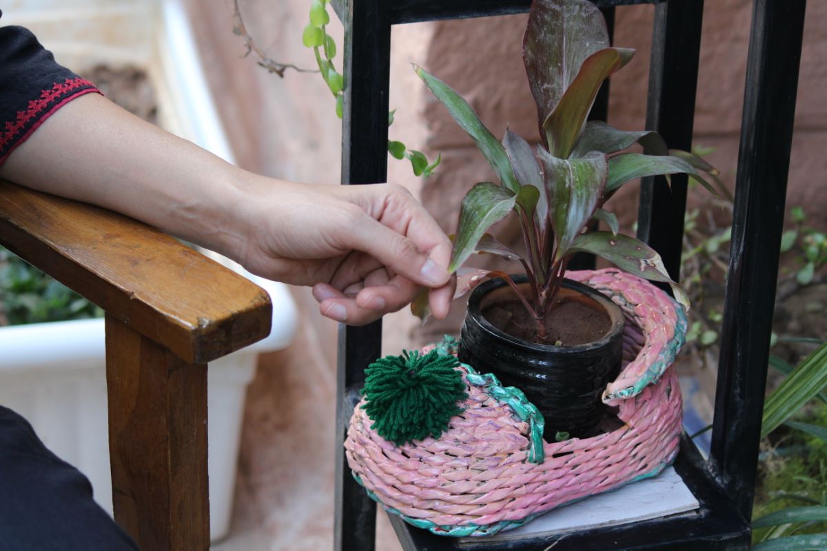 Recycled & Newspaper Woven Shoe Plant Holder
