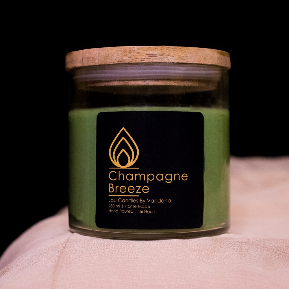 The Delicate Collection Candle (with wooden lid)