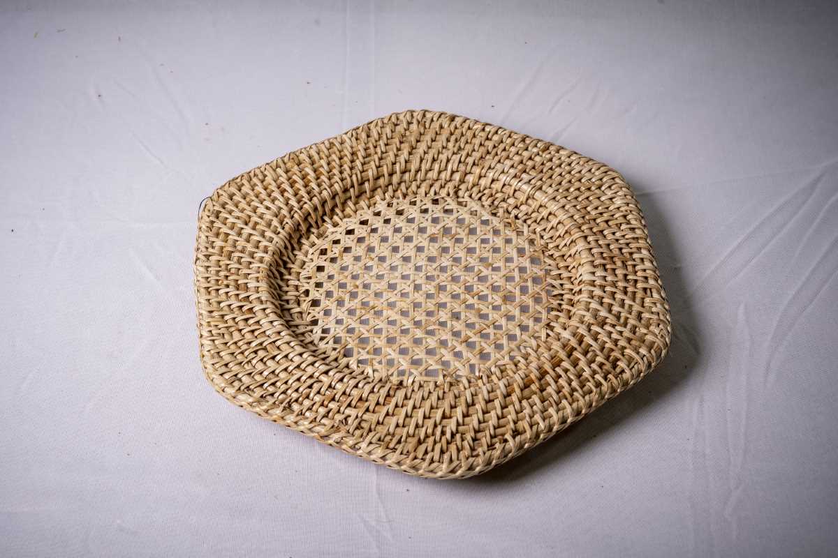 Hexagonal Netted Charger Plate